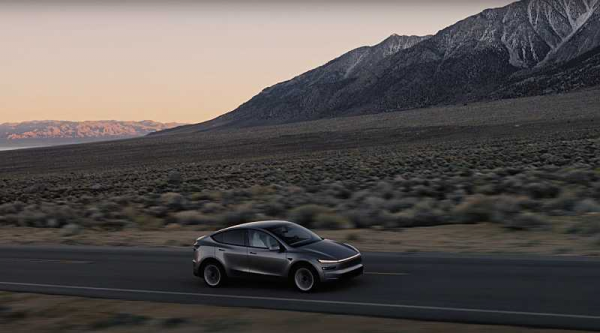 테슬라 모델Y 어제 정식 릴리즈된 사진