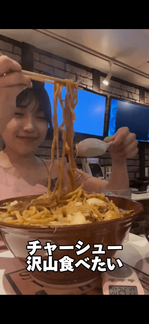 라멘 3KG 먹어버린 일본 누나 배 수준ㅎㄷㄷ