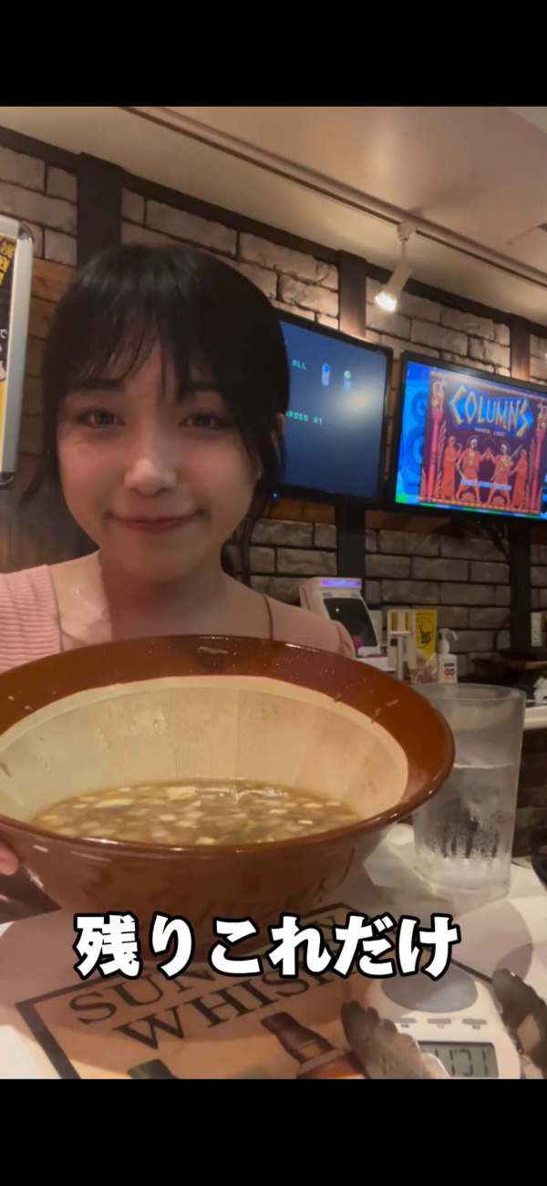라멘 3KG 먹어버린 일본 누나 배 수준ㅎㄷㄷ