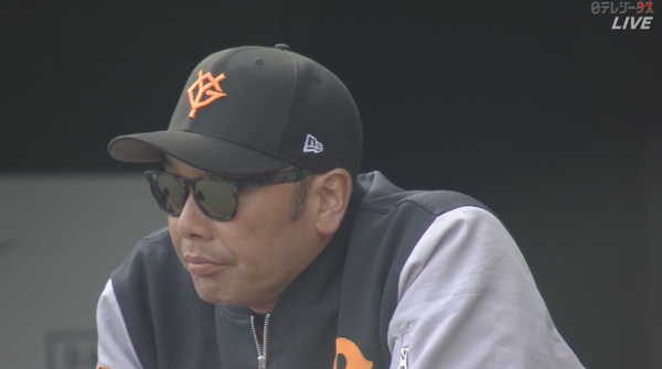 ㅋㅋㅋㅋ 만루 밀어내기당한 감독 표정 볼만하네