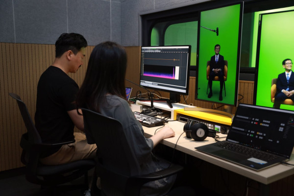 한국서 사망자와  영상 대화  가능한 기술 개발 Re memory 화제