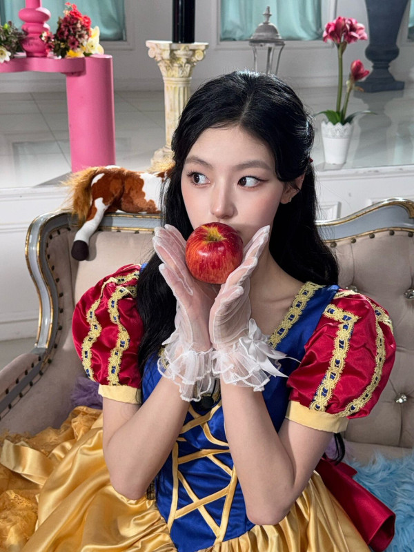 백성공주옷 입은 키오프 하늘