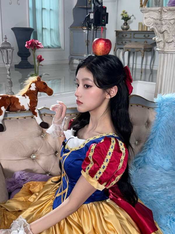 백성공주옷 입은 키오프 하늘