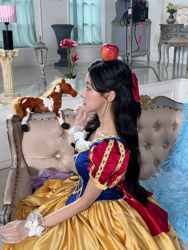 백성공주옷 입은 키오프 하늘