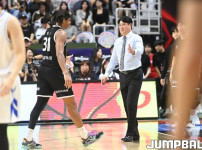  데릭 윌리엄스, 문경은 감독의 고민은 계속 &#039;&#039;조금 올라온 것 같긴 한데 본인도 억울해해&#039;&#039;