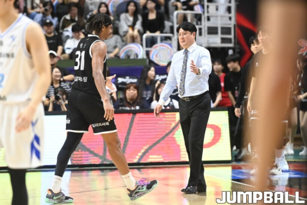 데릭 윌리엄스, 문경은 감독의 고민은 계속 