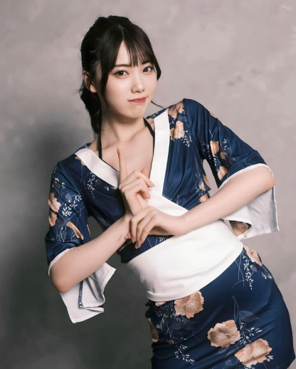 한국으로 체인소맨 레제편 보러온 일본 여배우