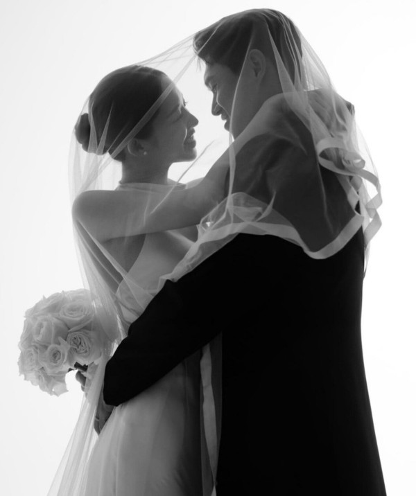 다음 달에 결혼식 올린다는 축구선수의 웨딩촬영