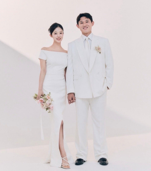다음 달에 결혼식 올린다는 축구선수의 웨딩촬영