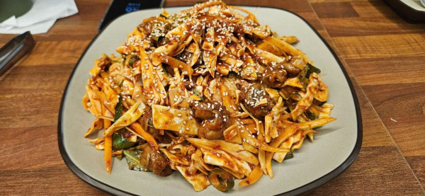 동네 치킨, 골뱅이