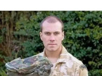 수류탄을 몸으로 커버하고 멀쩡했던 남자