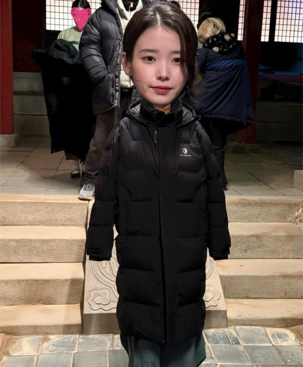 시즌그리팅 준비하는 아이유 인스타