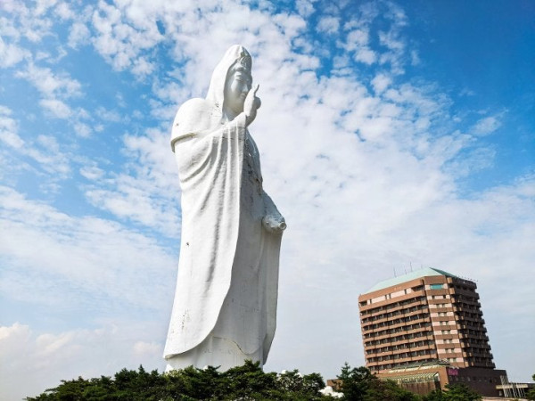 일본에 있는 초거대 불상