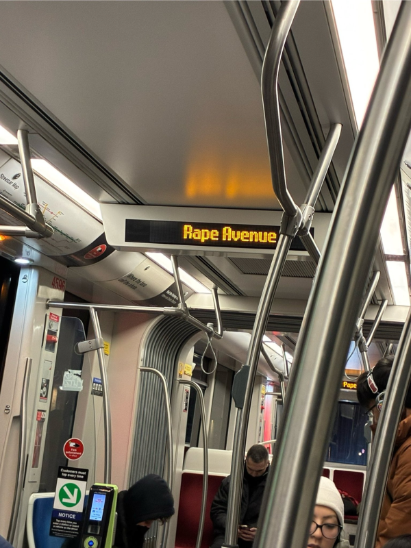 다음 정거장은 강간대로 입니다.