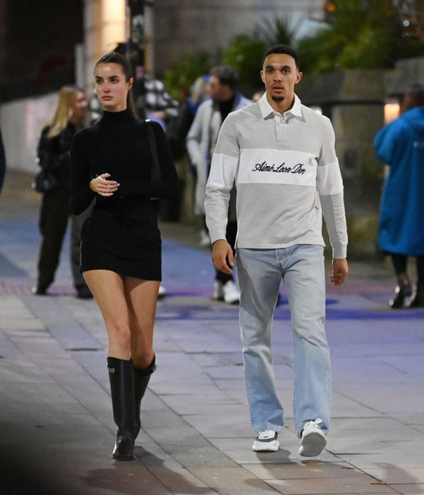 아놀드와 벨링엄이 사귀는 증거