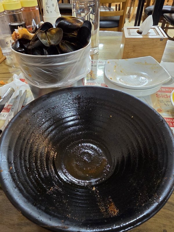 낮에 가볍게 짬뽕 한그릇 했습니다