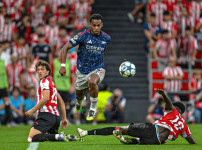 아스날의 새로운 수비 핵심, 위리엔 팀버가 보여주는 클래스