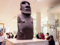 유명 모 아이돌 과감한 노출