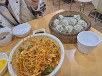 간만에 먹으니 맛나네