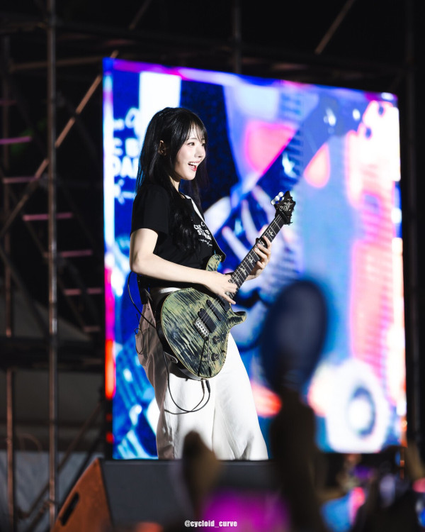 QWER 히나 사진/영상 모음